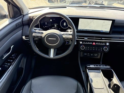 Certified 2025 Hyundai Tucson Limited image 17