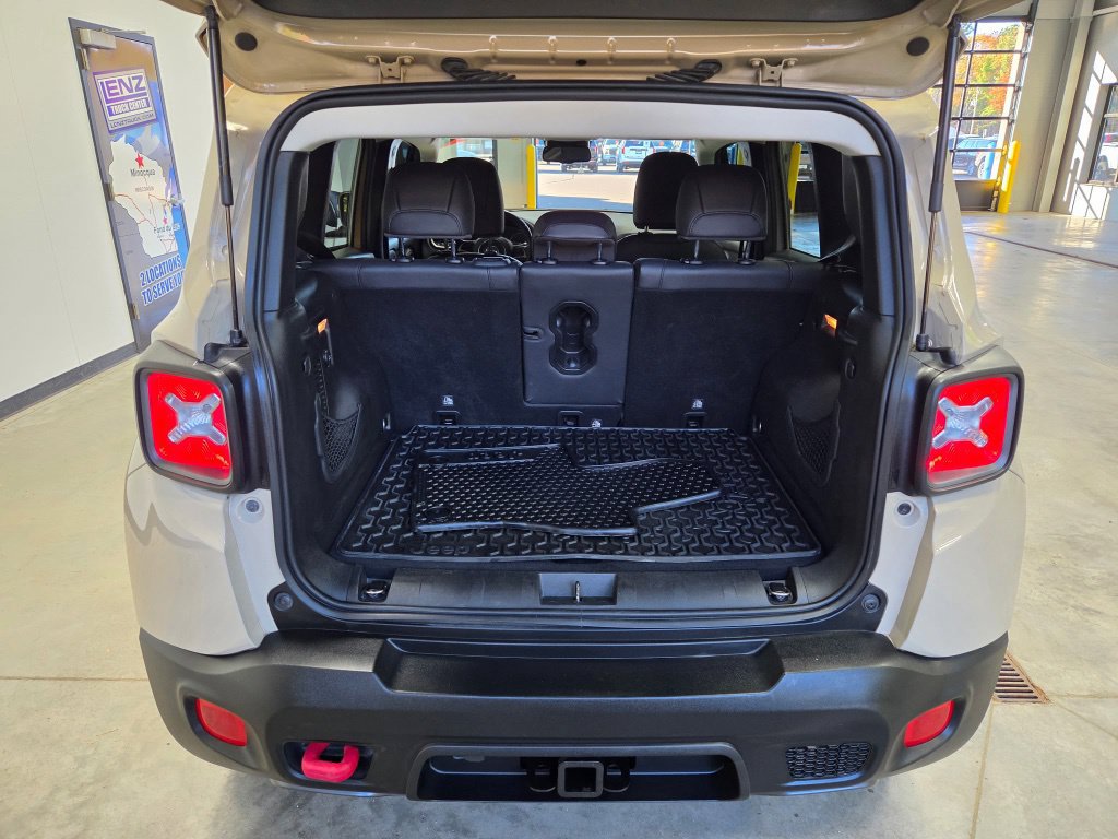 Used 2017 Jeep Renegade Trailhawk AWD/4WD image 10