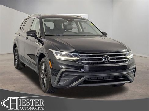 Used 2022 Volkswagen Tiguan SE image 1