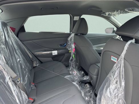 Certified 2026 Hyundai Elantra SE FWD image 19