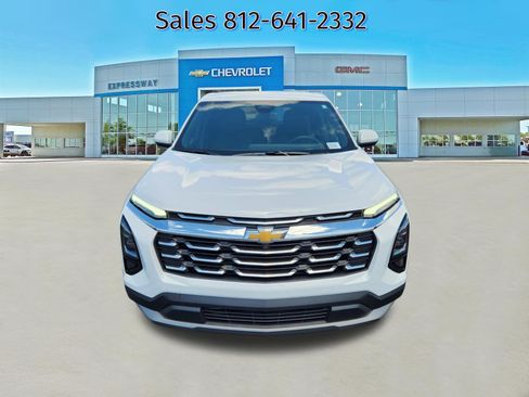 New 2026 Chevrolet Equinox LT FWD image 2