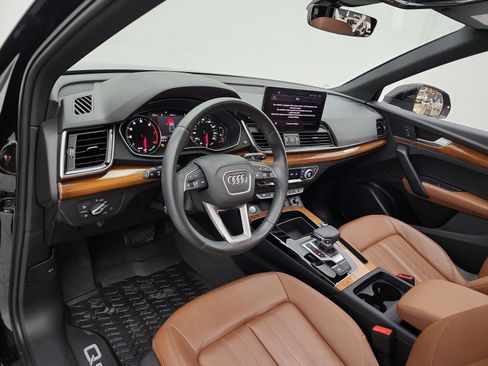 Used 2023 Audi Q5 2.0T Premium w/ Convenience Package AWD/4WD image 9