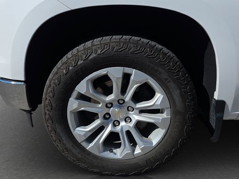 Used 2023 Chevrolet Silverado 1500 LTZ AWD/4WD image 4