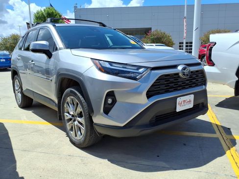 Used 2023 Toyota RAV4 XLE Premium FWD image 3