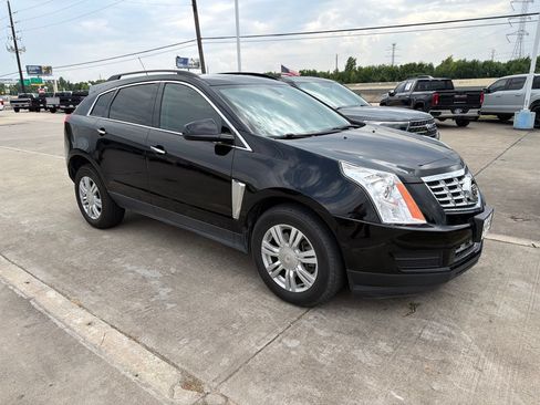 Used 2016 Cadillac SRX FWD image 2
