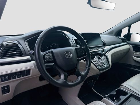 Certified 2025 Honda Odyssey Touring image 9