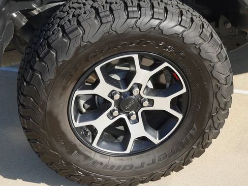Used 2021 Jeep Wrangler Unlimited Rubicon AWD/4WD image 11