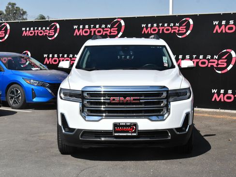 Used 2023 GMC Acadia SLT FWD image 2