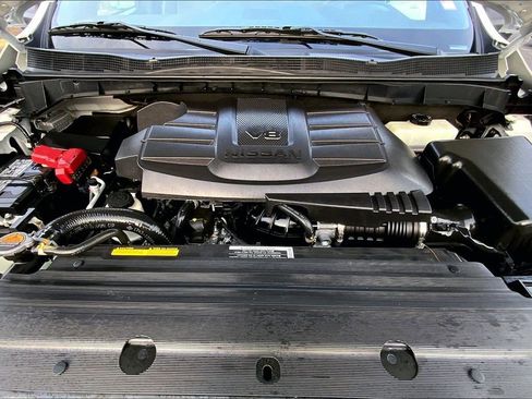 Used 2024 Nissan Titan PRO-4X w/ Pro-4x Convenience Package image 20