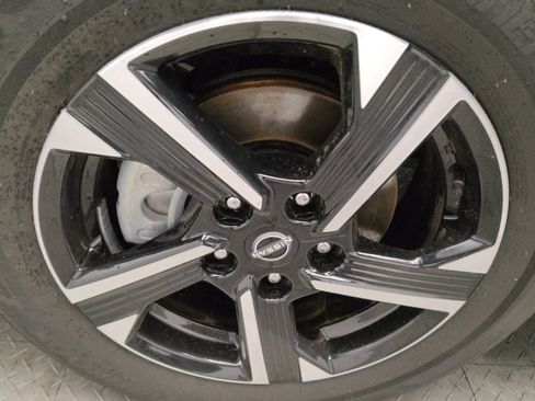 Used 2025 Nissan Sentra SV FWD image 31