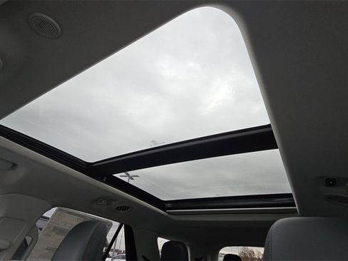 Used 2025 Ford Explorer Active w/ Active Comfort Package image 27