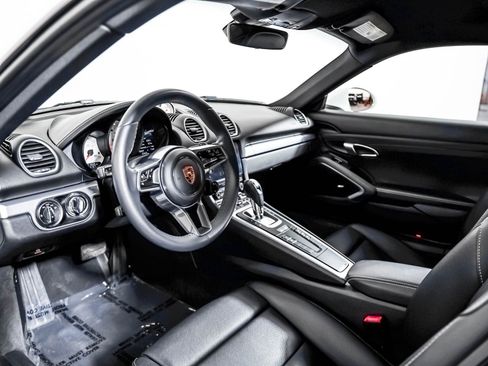 Certified 2024 Porsche 718 Cayman RWD image 4
