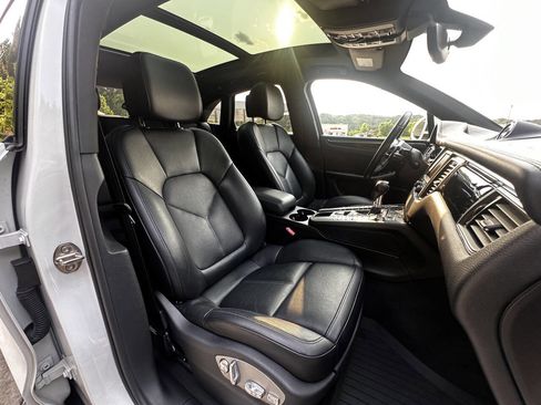 Used 2016 Porsche Macan S image 10