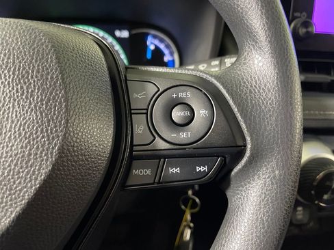 Certified 2025 Toyota RAV4 LE image 26