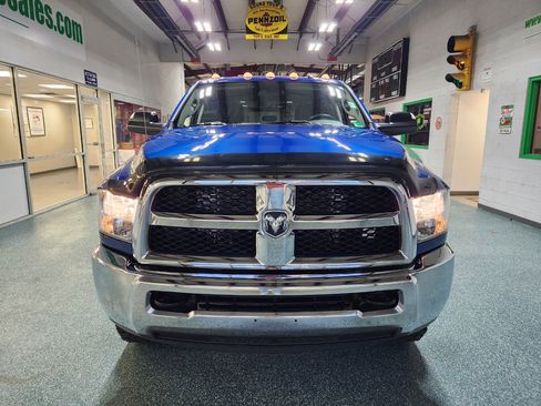 Used 2017 RAM 2500 Tradesman w/ Chrome Appearance Group image 3