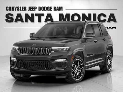 New 2022 Jeep Grand Cherokee Trailhawk w/ Luxury Tech Group III image 2