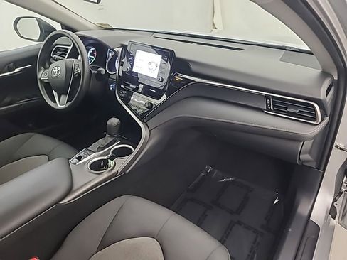 Used 2021 Toyota Camry LE FWD image 14