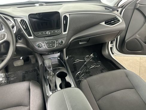Used 2024 Chevrolet Malibu LT FWD image 18