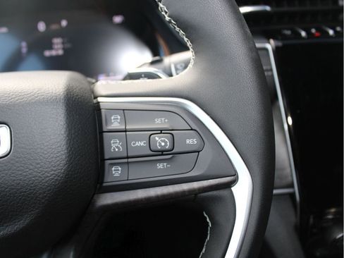 New 2025 Jeep Grand Cherokee Limited image 15