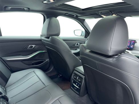 Used 2024 BMW 330i Sedan image 53