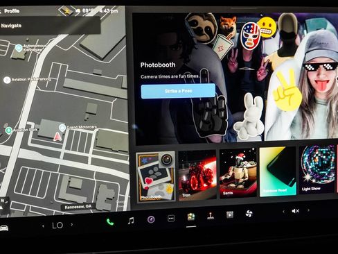 Used 2021 Tesla Model S Plaid image 24