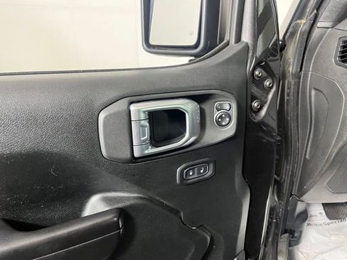 Used 2020 Jeep Wrangler Sport AWD/4WD image 16