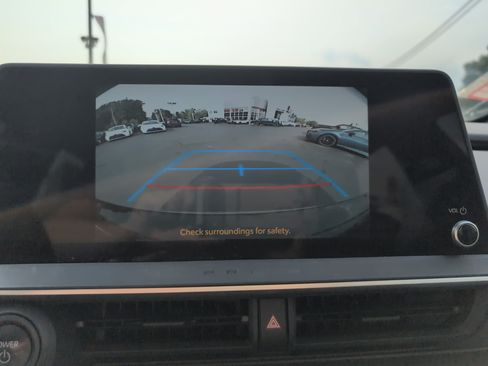 Certified 2024 Toyota Prius XLE AWD/4WD image 27