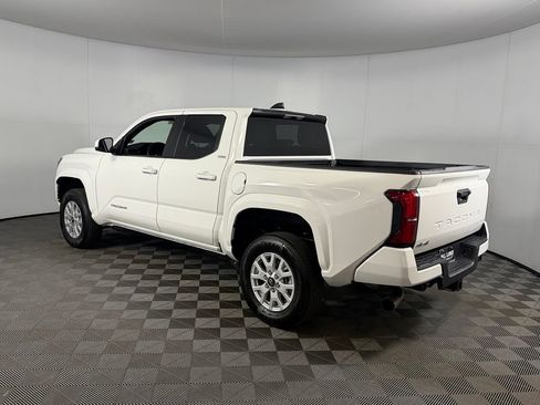 Used 2026 Toyota Tacoma SR5 AWD/4WD image 10