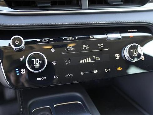 Certified 2025 INFINITI QX60 Luxe w/ Cargo Package image 17