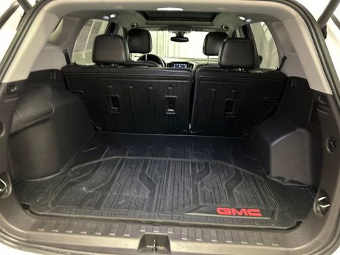 Used 2024 GMC Terrain SLT w/ Elevation Edition AWD/4WD image 25
