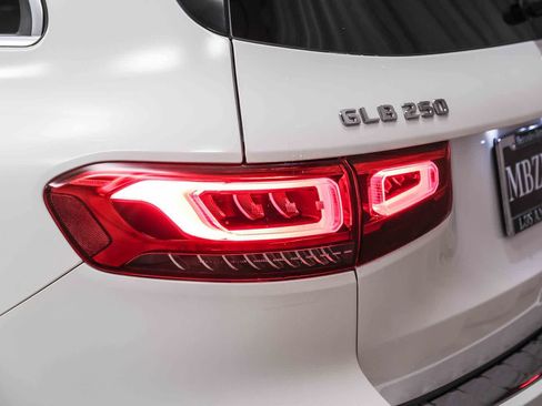 Used 2021 Mercedes-Benz GLB 250 image 7