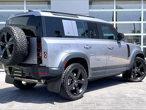 Used 2020 Land Rover Defender 110 HSE image 13