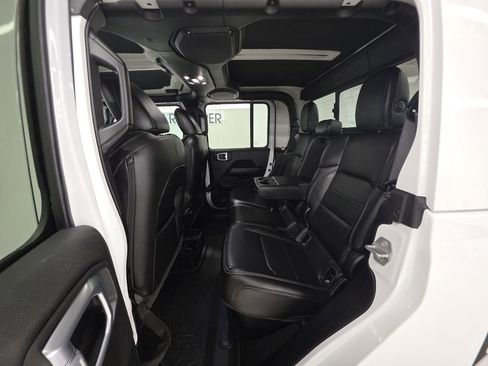 Used 2020 Jeep Gladiator Overland image 8