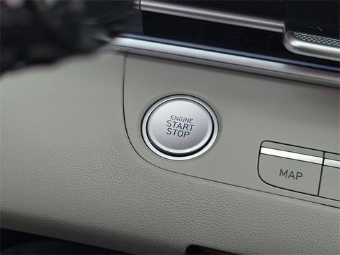 New 2025 Hyundai Elantra Limited image 8