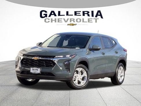 New 2026 Chevrolet Trax LS w/ LS Convenience Package FWD image 1