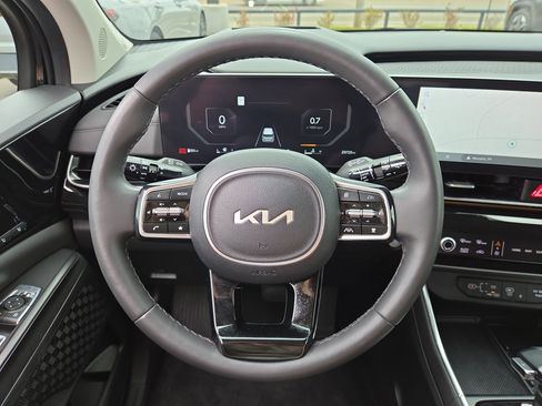 Used 2025 Kia Carnival SX Prestige FWD image 15