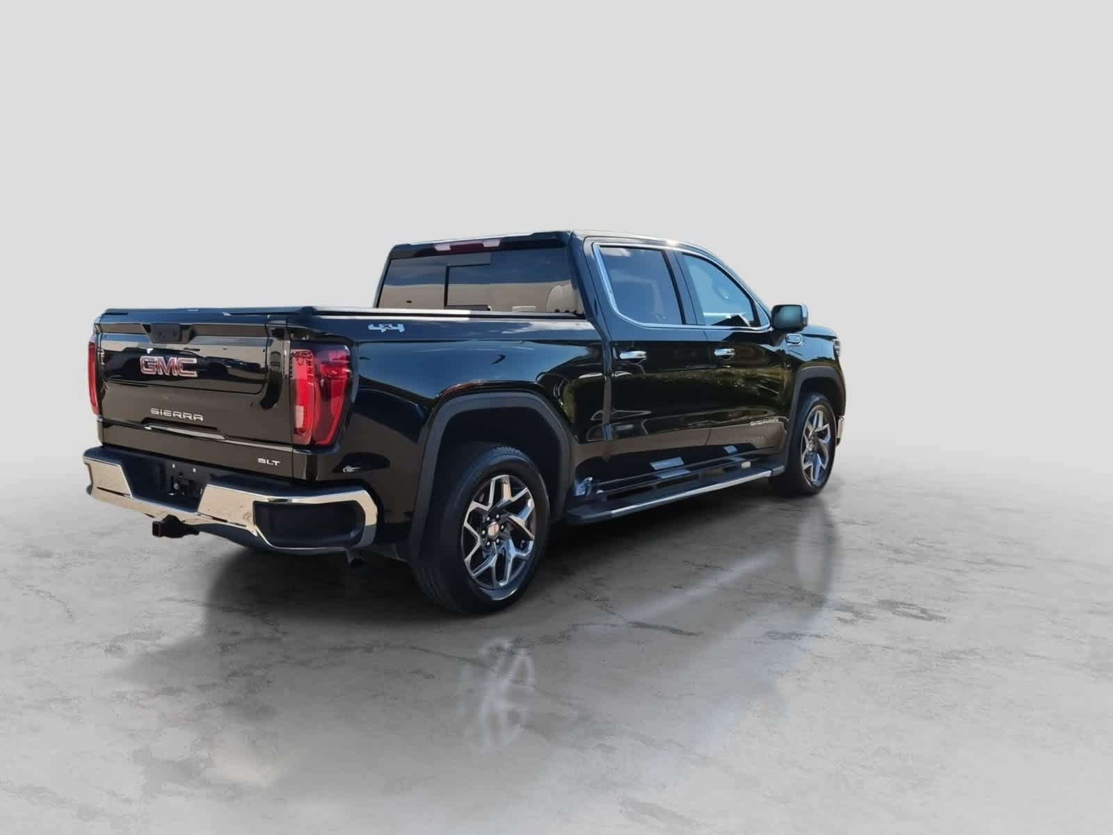 Used 2025 GMC Sierra 1500 SLT w/ SLT Premium Package AWD/4WD image 8