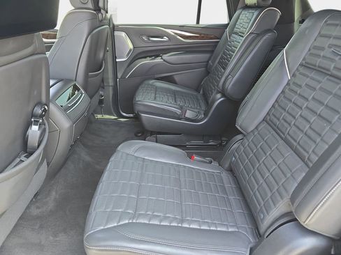 Used 2022 Cadillac Escalade Sport Platinum w/ LPO, ONYX Package AWD/4WD image 19