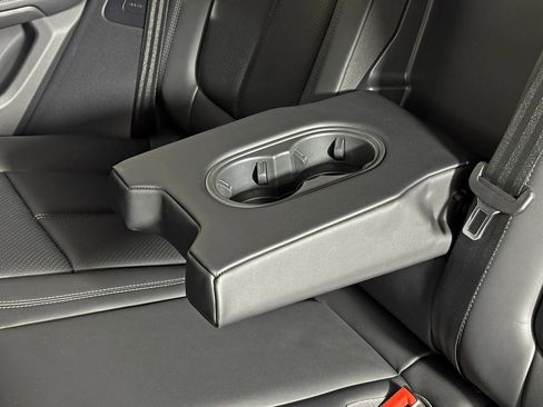 New 2026 Porsche Macan image 34