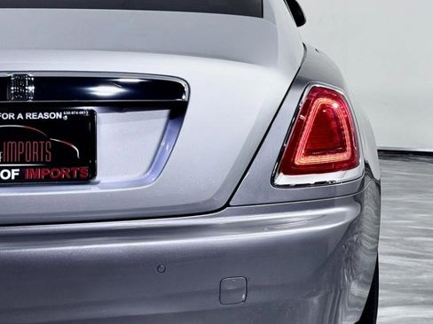 Used 2015 Rolls-Royce Wraith image 19
