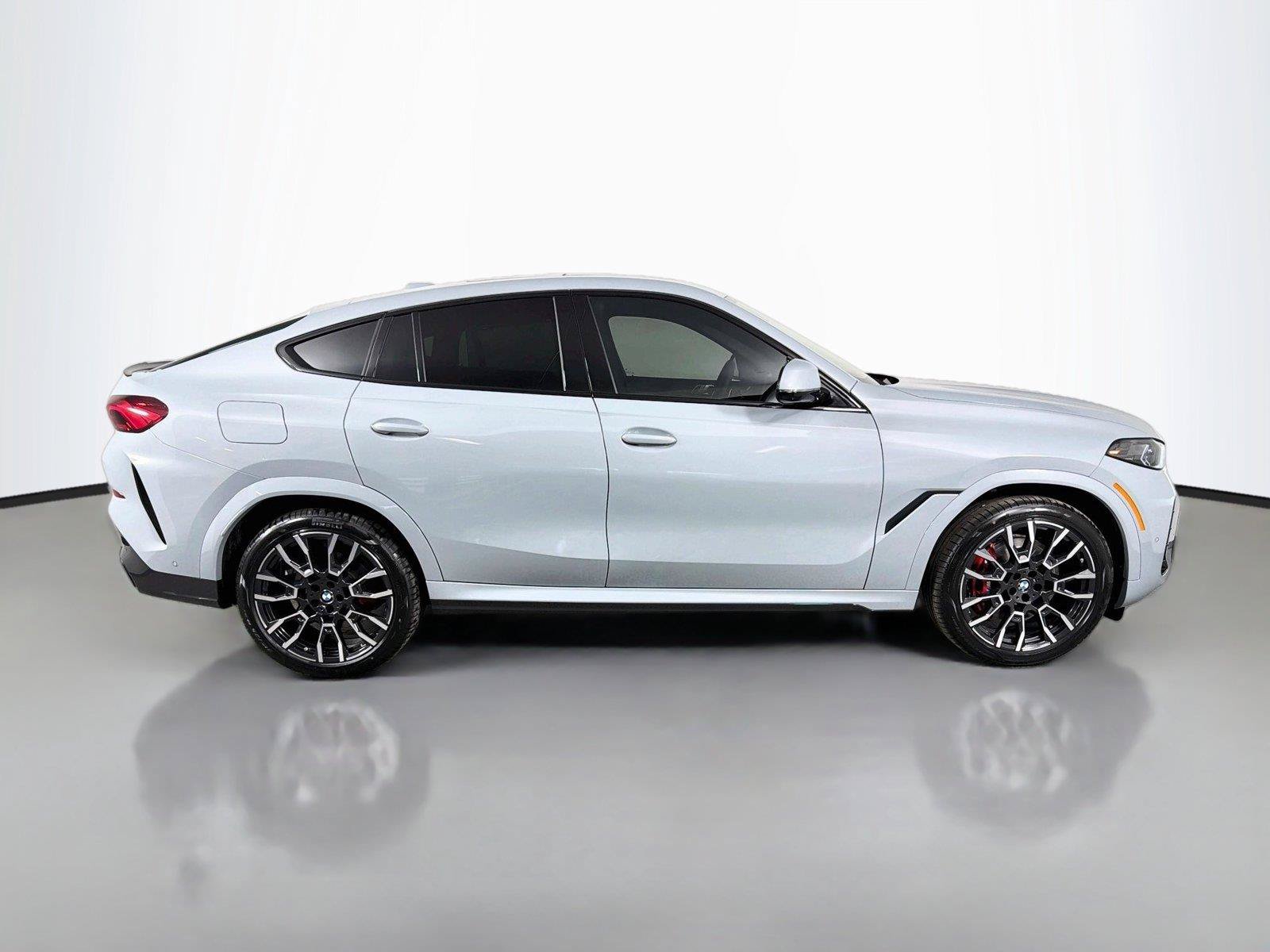 New 2027 BMW X6 xDrive40i w/ Executive Package AWD/4WD image 4