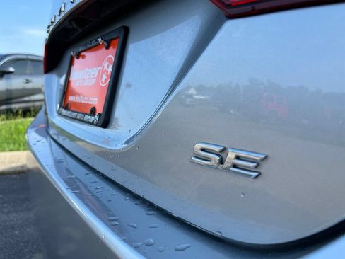 Used 2022 Toyota Camry SE FWD image 10