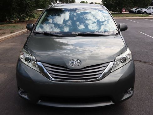 Used 2012 Toyota Sienna XLE image 12