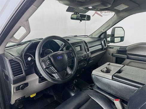 Used 2017 Ford F350 XLT image 30