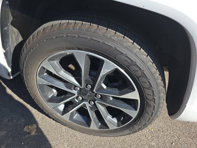 Used 2023 Jeep Grand Cherokee Overland w/ Luxury Tech Group IV AWD/4WD image 11