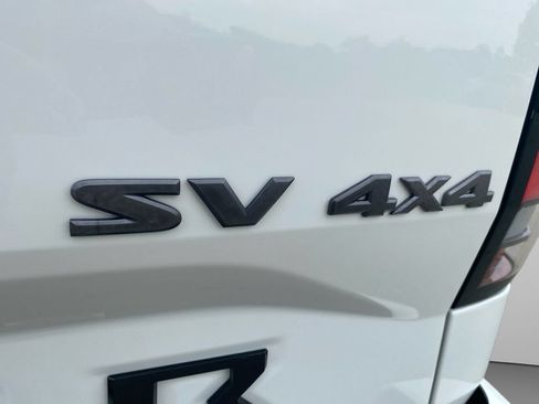 Used 2024 Nissan Frontier SV AWD/4WD image 18