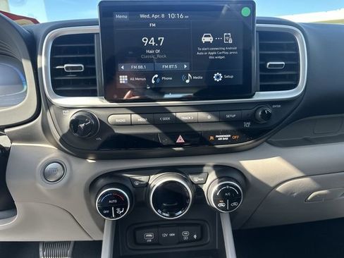 New 2026 Hyundai Venue SEL FWD image 22