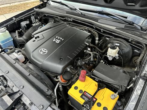 Used 2013 Toyota Tacoma 4x4 Double Cab w/ SR5 Pkg image 16