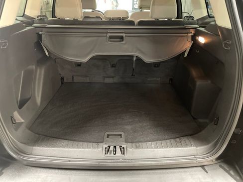 Used 2017 Ford Escape SE image 4