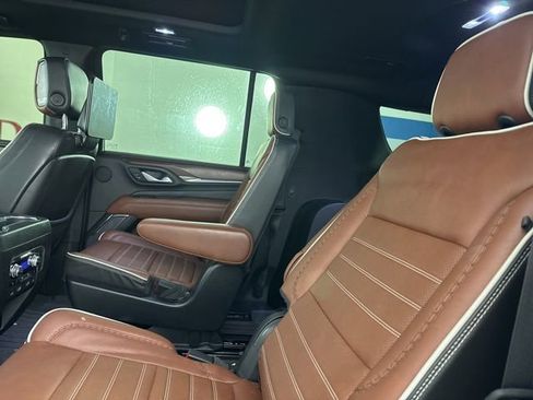 Used 2023 GMC Yukon XL Denali Ultimate image 13